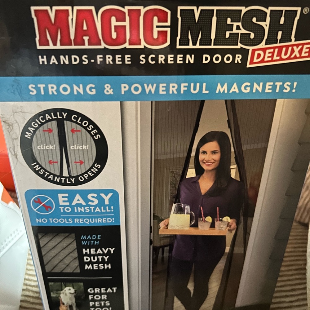 Magic Mesh Deluxe Hands-Free Screen Door